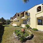 Alexandra Studio 12